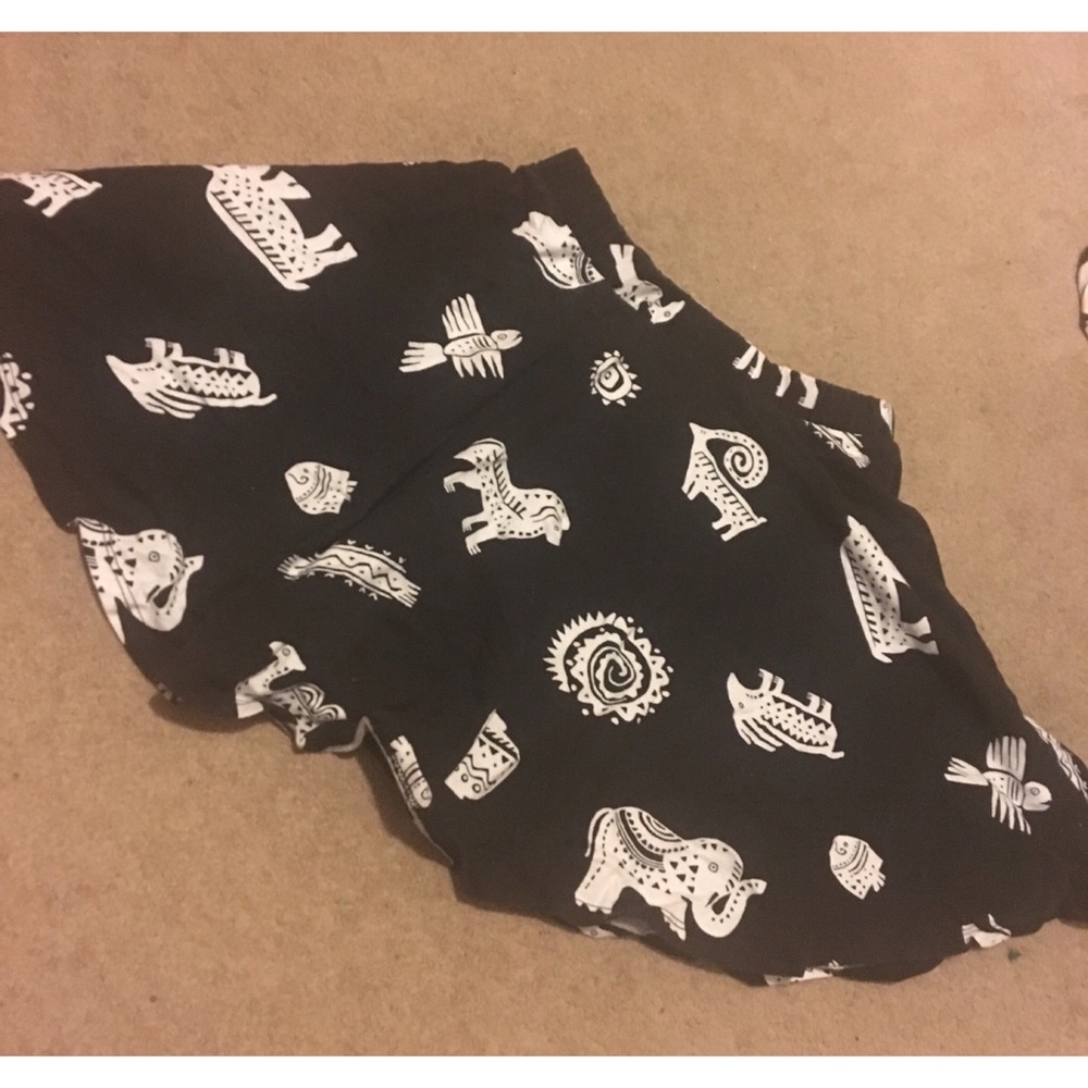 Forever 21 Patterned Black and White Skater Skirt